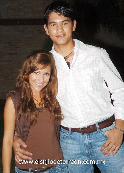 23082006 
Victor y su novia Melissa