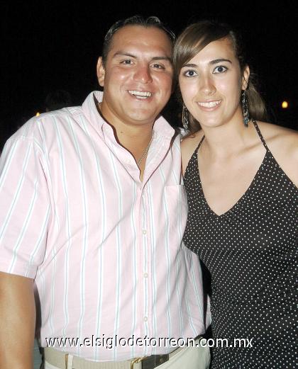 25082006 
Édgar Garza y Analú del Río.