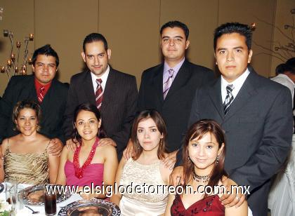 26082006 

 Manuel Ocaña, Érika Patricia Gutiérrez, Carlos Ortiz, Sol de Ortiz, Jhonattan Garza, Paty Garza, Rafael Ibarra y Laura de Ibarra