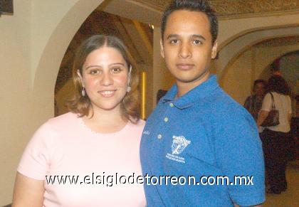 27082006
José Luis García y Gaby Serna.