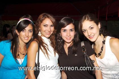 27082006
Alejandra Sánchez Gavioto, Brenda Grageda, Martha Godínez y Beatriz Arenal.