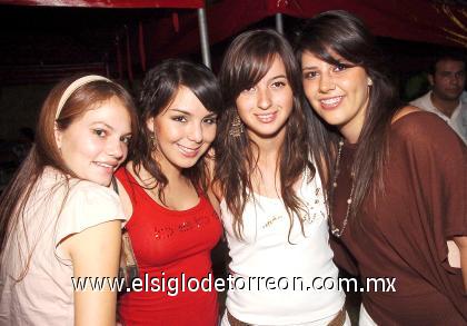27082006
Cristy Sesma, Paola Lozoya, Andrea Arreola y Mónica Gutiérrez.
