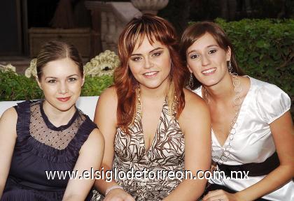 30082006 
 Ana Claudia López, María Julia Salazar y Titi de Murra