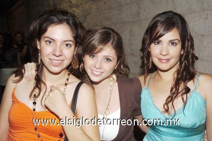 31082006 

 Hilda Rosas, Caro Maisterrena y Sandra Galindo