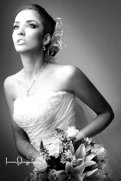 Srita. Claudia Hamdam Lozano, captada el día de su matrimonio con el Sr. Enrique Gallegos Lugo.


Estudio: Laura Grageda