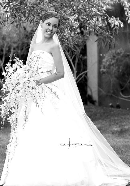 Srita. Tania Arellano Ortiz el día de su enlace matrimonial con el Sr. Fabien Lauredi Fiachinni.

Estudio: Maqueda