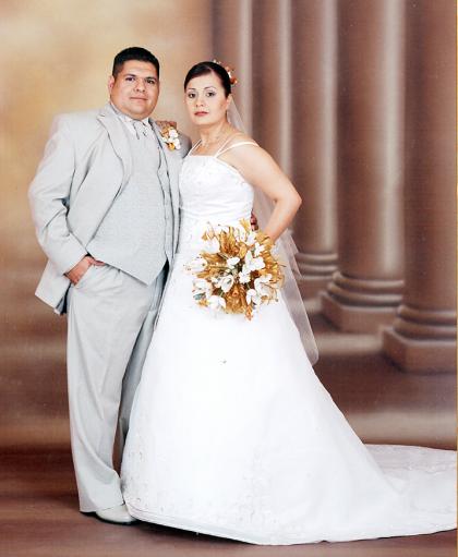 Sr. Rafael Eduardo Flores Balli y Srita. Iliana Estela González barajas recibieron la bendición nupcial en el Santuario del Cristo de las Noas