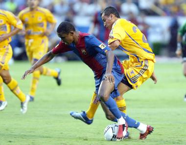 Los goles del triunfo catalán fueron obra de Sindey Balderas en propia meta, al minuto siete; del brasileño Ronaldinho Gaúcho, al 70; y del islandés Eider Gudhjonsen, al 77.