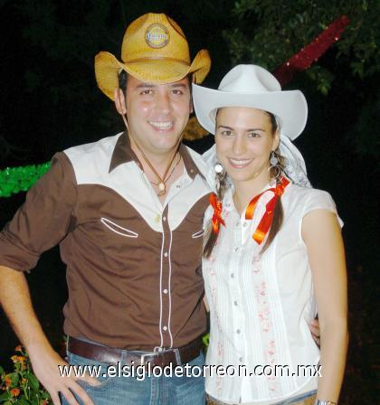 04092006 
Rogelio Cuéllar y Daniela Murra