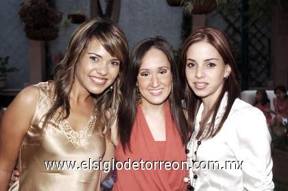 02092006 
 Glda Berrueto,, Lorena de Cárdenas y Monse Gutiérrez