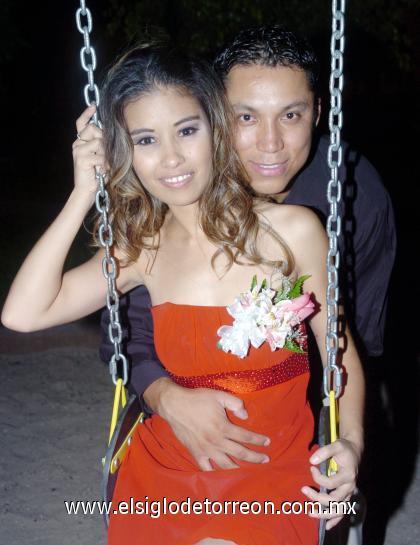 03092006 
Diana Cecilia junto a Juan Antonio Bustos Hernández.