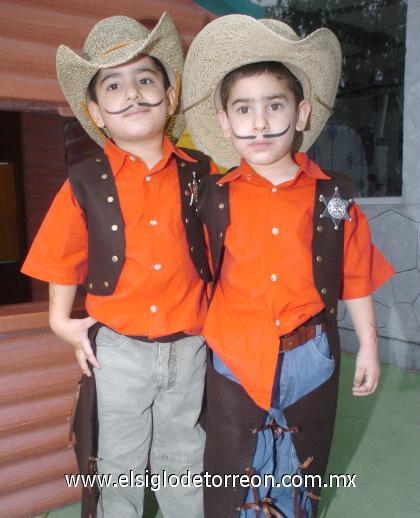 03092006 
Carlos Andrés y Hugo Gómez Marmolejo.