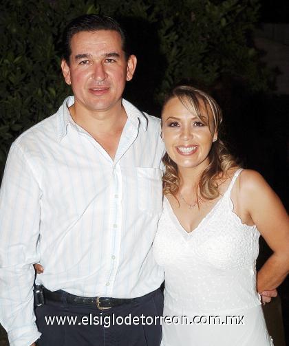 06092006 
 José Alberto González de la Garza y Alejandra Estrada García