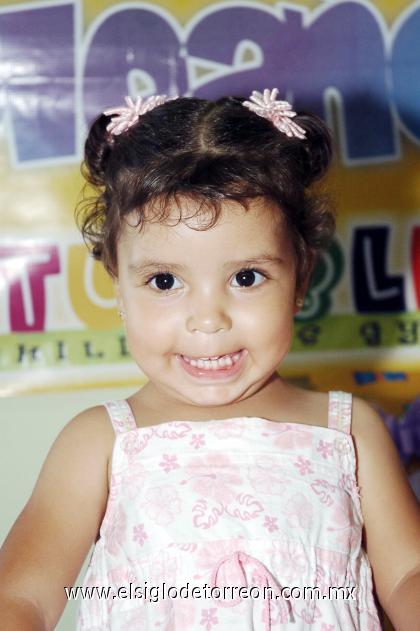 08092006 
María Sofía Fernández Ramírez festejó dos años de vida.