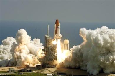 Los astronautas efectuarán tres paseos espaciales durante los 11 días de vuelo para instalar la nueva sección, de 372 millones de dólares.