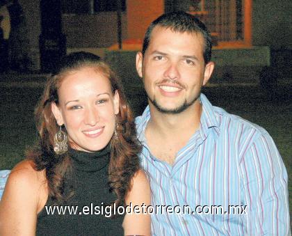 12092006

Leonor Zertuche Coindreau y Carlos Viesca Lobatón.
