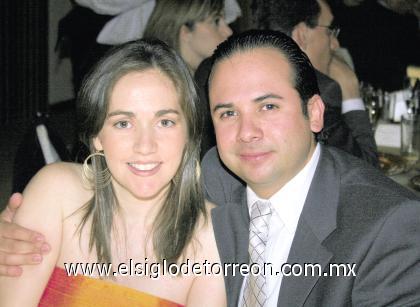 12092006

Marcela de Carmona y Eduardo Carmona.