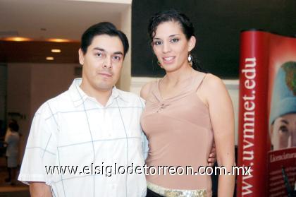 10092006 
Penélope Carrera y Jorge Frías.