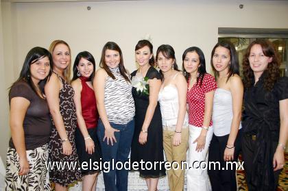 10092006 
Elizabeth junto a sus primas Paty,Perla, Olivia, Silvia, Monse, Dulce y Pamela.