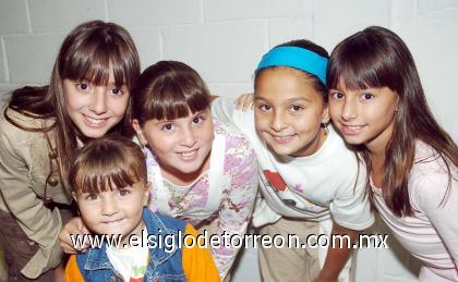 10092006 
Camila, Pamela, Daniela, Angie e Ivana.