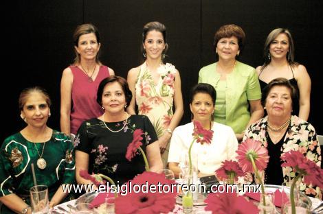 Grace Buttler de Villalobos, Grace Villalobos Buttler, Luz Ela Villalobos, Martha Delgado, María Estela Gallegos, Esther Garza, Cecilia Cisneros y Mery Prado.
