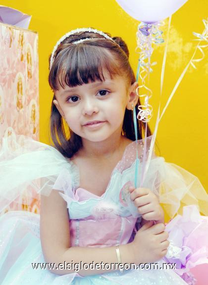 15092006 
Ana Paula Villalobos Martínez, capatada el día que celebró su cumpleaños.