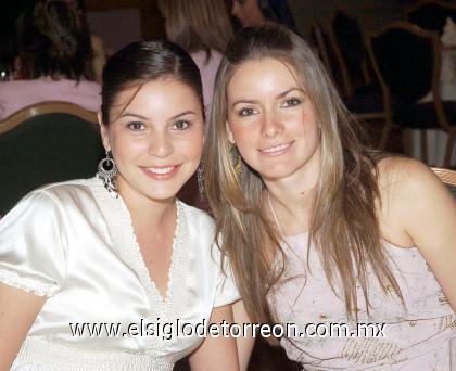 15092006 
Astrid Baille y Regina Madero de Fernández.
