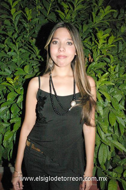 15092006 
Janeth Robles Moreno celebró su cumpleaños recientemente.