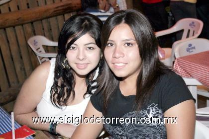 15092006 
Montserrat Guijarro y Elena Patiño.
