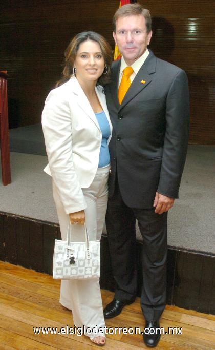 14092006

Lucy Cuesta de González y Carlos González Castañón.