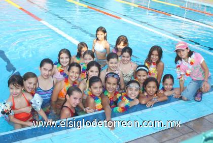 14092006

Andrea con sus amigas Samanta, Alejandra, Carmina, Jennifer, María, Renata, Barby, Paola, Mayte, Isabel, Constanza, Marycarmen, Marlene, Marlene, Valeria, Jimena, Andrea, Valeria y Monsy.