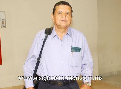 13092006 
 José Aranda Alcalá viajó al Distrito Federal, por cuestiones de negocios