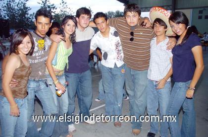 16092006
 Alejandro Vidal, Ricardo Castruita, Italia Valenzuela, Luis Borrego, Karen Reynaga, Yusef, Roberto, Gabriela