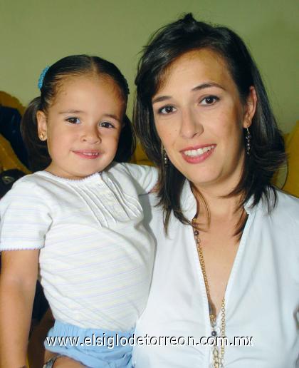 16092006
 Iziar y Susana Cuesta