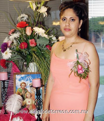 13092006 
 Rosa Elena Torres Márquez disfrutó recientemente de una despedida de soltera