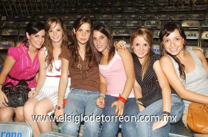 13092006 
 Isabel Belaustegugoitia, Valeria Gutiérrez, Ilse Barraza, Carmina Fernández, Florilú González, Ana Laura López, Paulina Giacomán, Adriana Peña, Soraya Dergal, Miriam Murra, Marifer Núñez y Alfredo Hefner