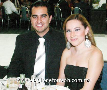17092006 
Mario Méndez y Grecia Agüero.