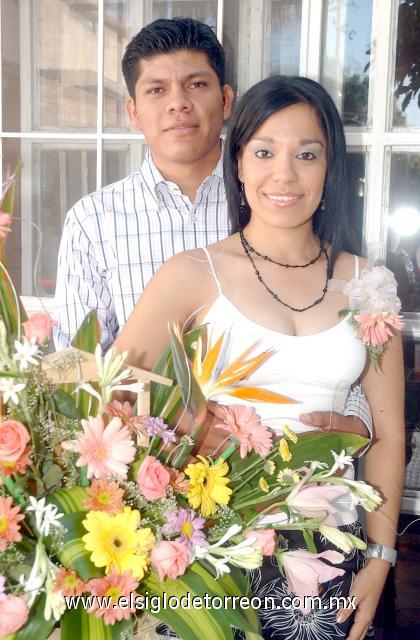 17092006 
Taide Franco Hernández y Víctor Laurence Casas contraerán matrimonio en breve.