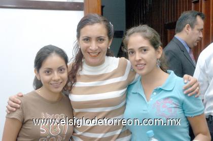 17092006 
Lily de Àvila, Renata Chapa y Ale Cabral.