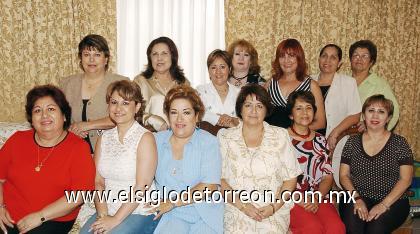 18092006 
Mirna, Queta, Patty, Irma, Maru, Lupita, Lupita G., Margarita, Lorena, Telly, Rosy, Gina y Carmelita, socias del Club de Jardinería Jardín.