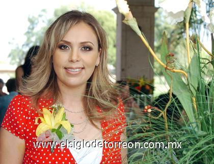 18092006 
Alejandra Estrada García unirá su vida en matrimonio a la de José Alberto González de la Garza, motivo por el cual disfrutó de una despedida.