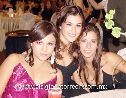19092006 
Bárbara Valdepeñas, Estela Alatorre y Karen Castillo