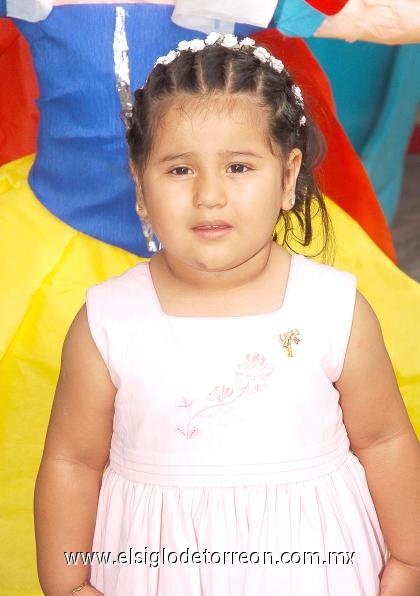 21092006
Ileana Sofía López Vázquez captada el día de su piñata
