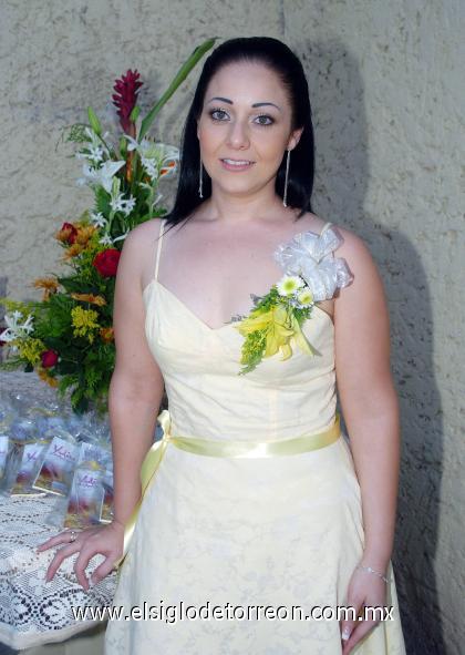 23092006 

 Yadira Bujama Ramírez en su despedida de soltera
