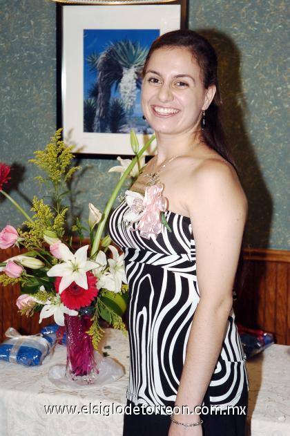 22092006

Susana Giacomán Zarzar disfrutó de una fiesta de despedida.