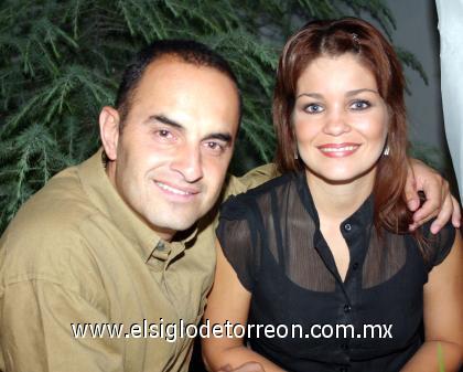 23092006 
 Carlos González y Brenda Artigas de González