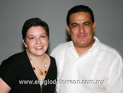 23092006
 Franziela y Héctor Castillo