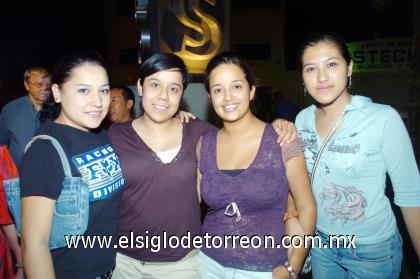 24092006 
Carolina Pérez, Pamela Rubio, Yeliza Algarate y Dulce Rodríguez.