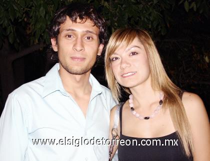 24092006 
Mario Andrés Hernández y Frida Iduñate.