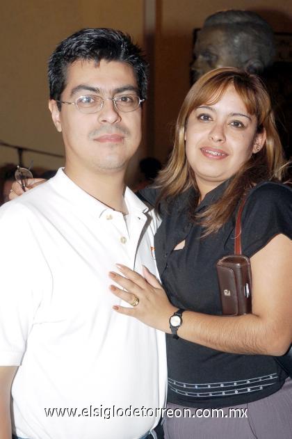 24092006 
Omar González y Yesenia Martínez.